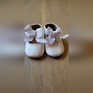 Girls toddler size 3 shoes
